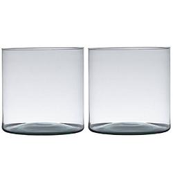 Foto van Set van 2x stuks transparante home-basics cylinder vorm vaas/vazen van gerecycled glas 19 x 19 cm - vazen