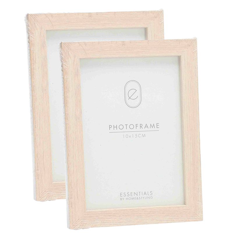 Foto van 2x stuks houten fotolijsten geschikt voor een foto van 10 x 15 cm - fotolijsten