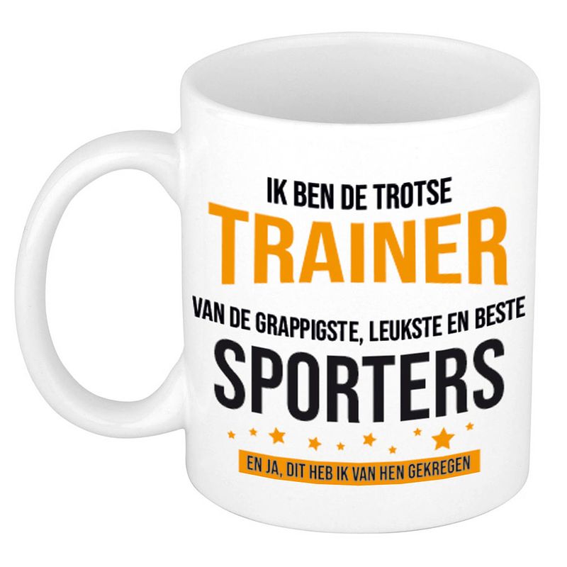 Foto van Trotse trainer sporters cadeau koffiemok / theebeker 300 ml - feest mokken