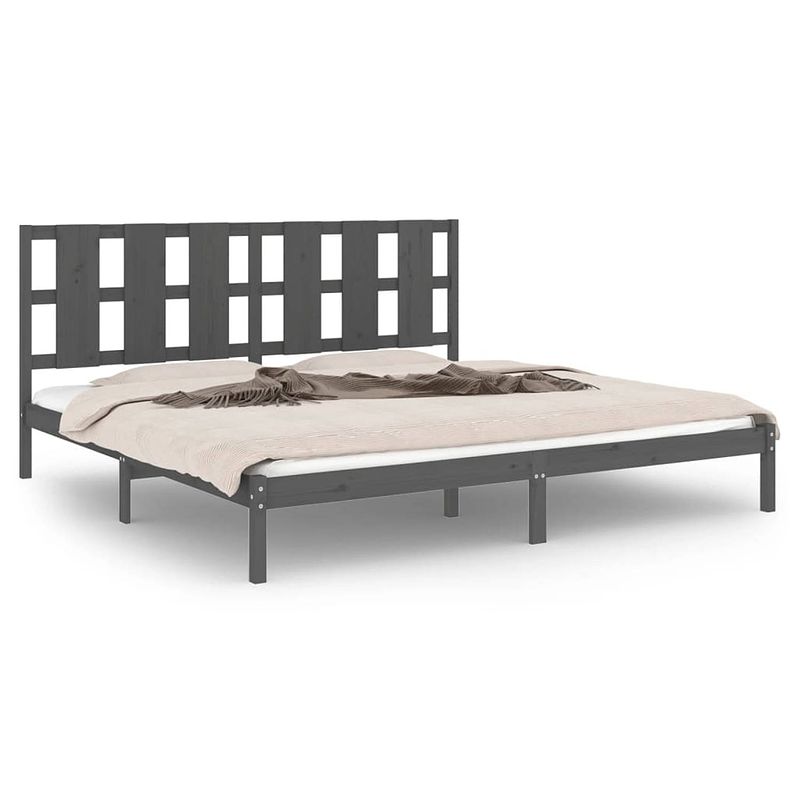 Foto van Vidaxl bedframe massief grenenhout grijs 200x200 cm