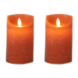 Foto van 2x stuks led kaarsen/stompkaarsen oranje d7,5 x h12,5 cm - led kaarsen