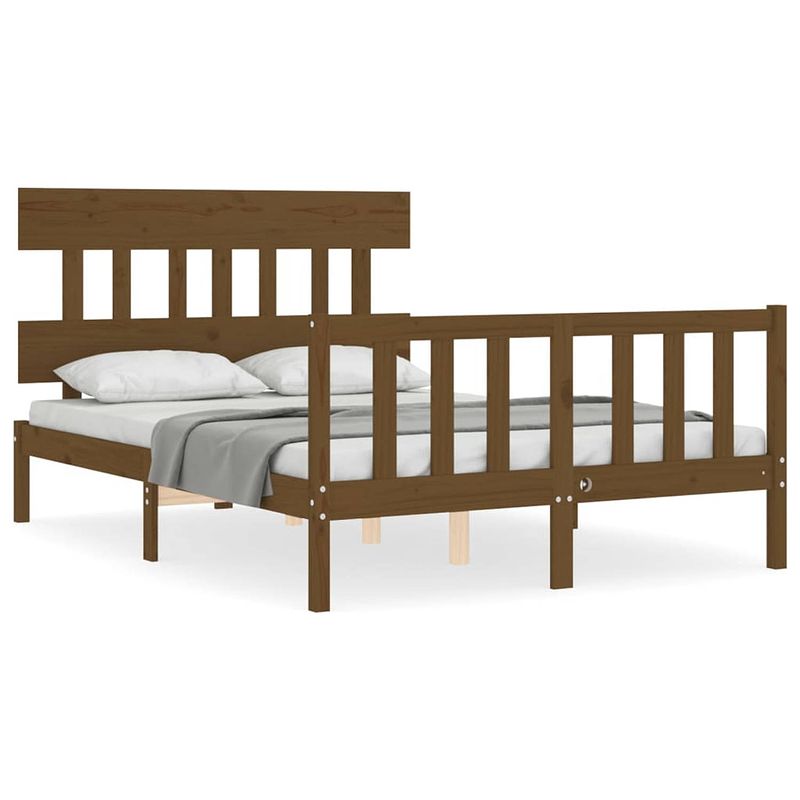 Foto van The living store massief grenenhouten bedframe - honingbruin - 205.5 x 125.5 x 81 cm - multiplex lattenbodem