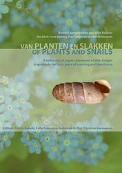 Foto van Of plants and snails - paperback (9789088900518)