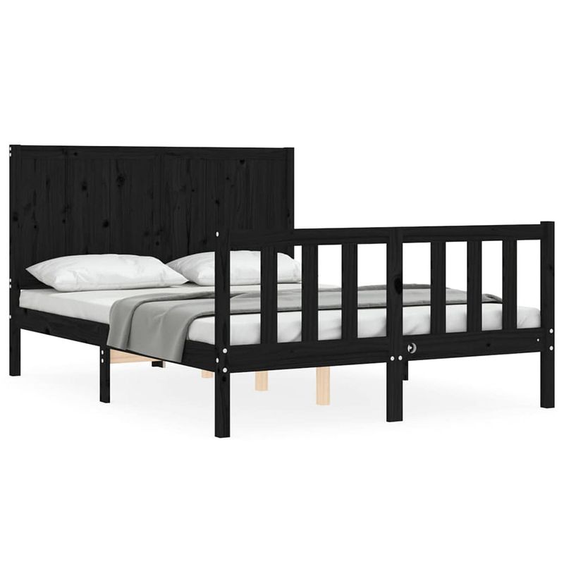 Foto van The living store massief grenenhouten bedframe - 195.5 x 145.5 x 100 cm - zwart