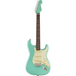 Foto van Fender limited edition american professional ii stratocaster sea foam green rw elektrische gitaar met koffer