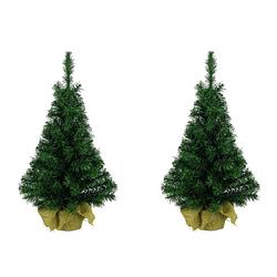 Foto van 2x volle mini kunst kerstboompjes/kunstboompjes in jute zak 35 cm - kunstkerstboom