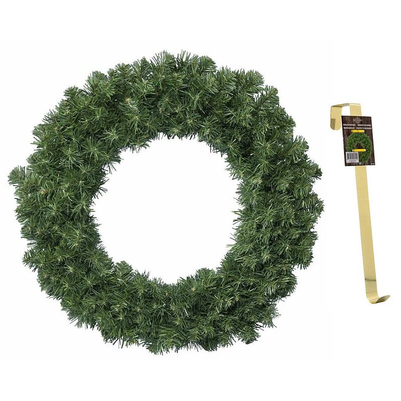 Foto van Groene kerstkransen/dennenkransen 50 cm kerstversiering met gouden hanger - kerstkransen