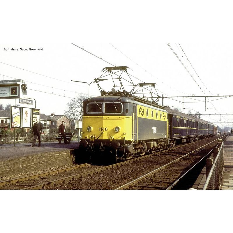 Foto van Piko h0 51379 h0 elektrische locomotief serie 1100 van de nederlandse spoorwegen