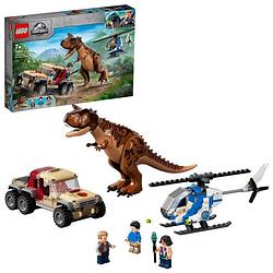 Foto van Lego 76941 jurassic world de jacht op de carnotaurus, dinosaurus speelgoedkind +7 jaar met helikopter en pick-up