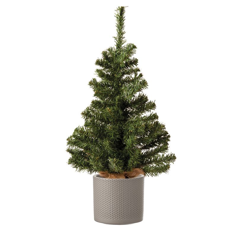 Foto van Volle mini kerstboom groen in jute zak 60 cm inclusief taupe pot - kunstkerstboom