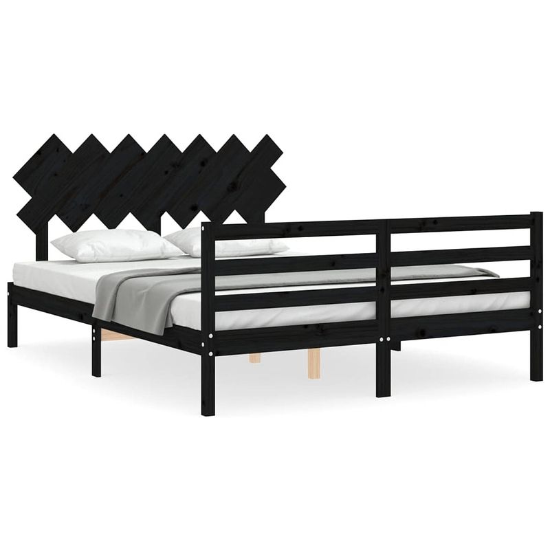 Foto van The living store bed the living store grenenhouten bedframe - 205.5 x 145.5 x 81 cm - zwart