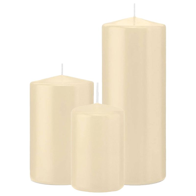 Foto van Stompkaarsen set van 6x stuks creme wit 12-15-20 cm - stompkaarsen