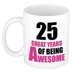 Foto van 25 great years of being awesome cadeau mok / beker wit en roze - feest mokken