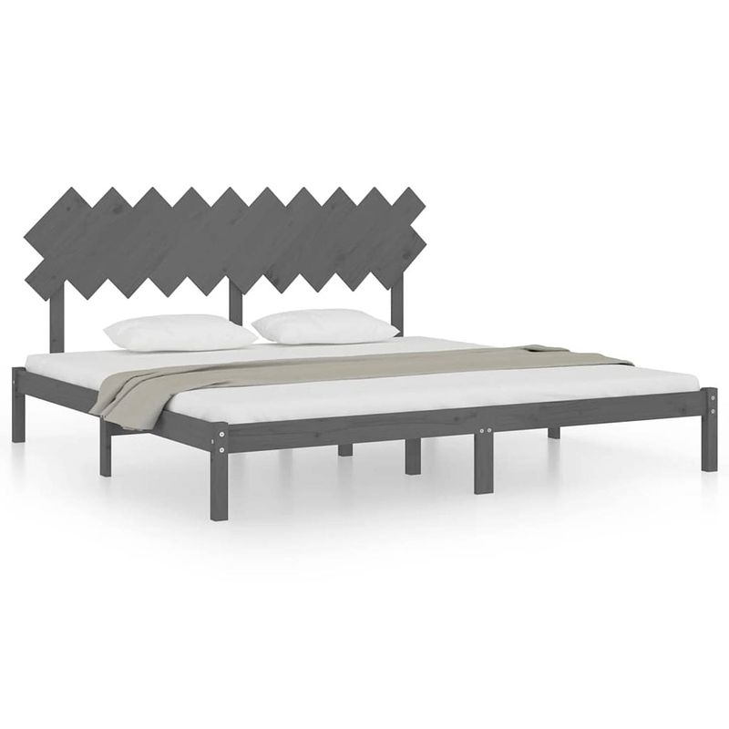 Foto van The living store bedframe - grenenhout - 205.5 x 205.5 x 31 cm - stevige lattenbodem - grijs