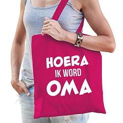 Foto van Hoera ik word oma cadeau katoenen tas fuchsia roze voor dames - cadeau aanstaande oma - feest boodschappentassen