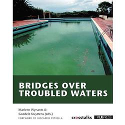 Foto van Bridges over troubled waters
