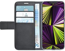 Foto van Azuri wallet apple iphone 13 book case zwart