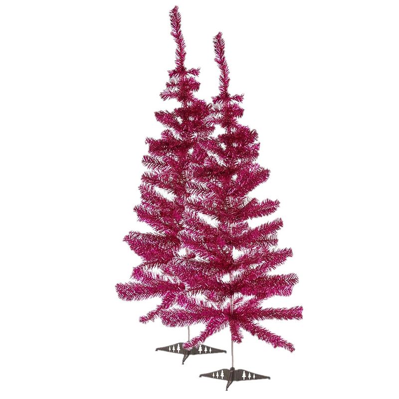 Foto van 2x stuks kleine fuchsia roze kerstbomen van 120 cm - kunstkerstboom