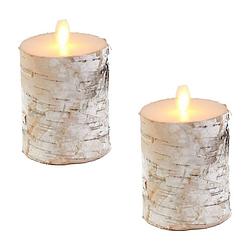 Foto van 2x witte berkenhout kleur led kaarsen / stompkaarsen 10 cm - led kaarsen