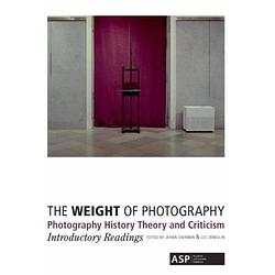 Foto van The weight of photography