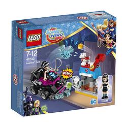 Foto van Lego dc super hero girls lashina tank 41233