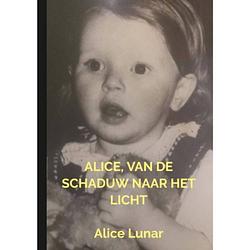 Foto van Alice, van de schaduw naar het licht