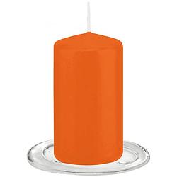 Foto van Trend candles - stompkaarsen met glazen onderzetters set van 2x stuks - oranje 6 x 12 cm - stompkaarsen