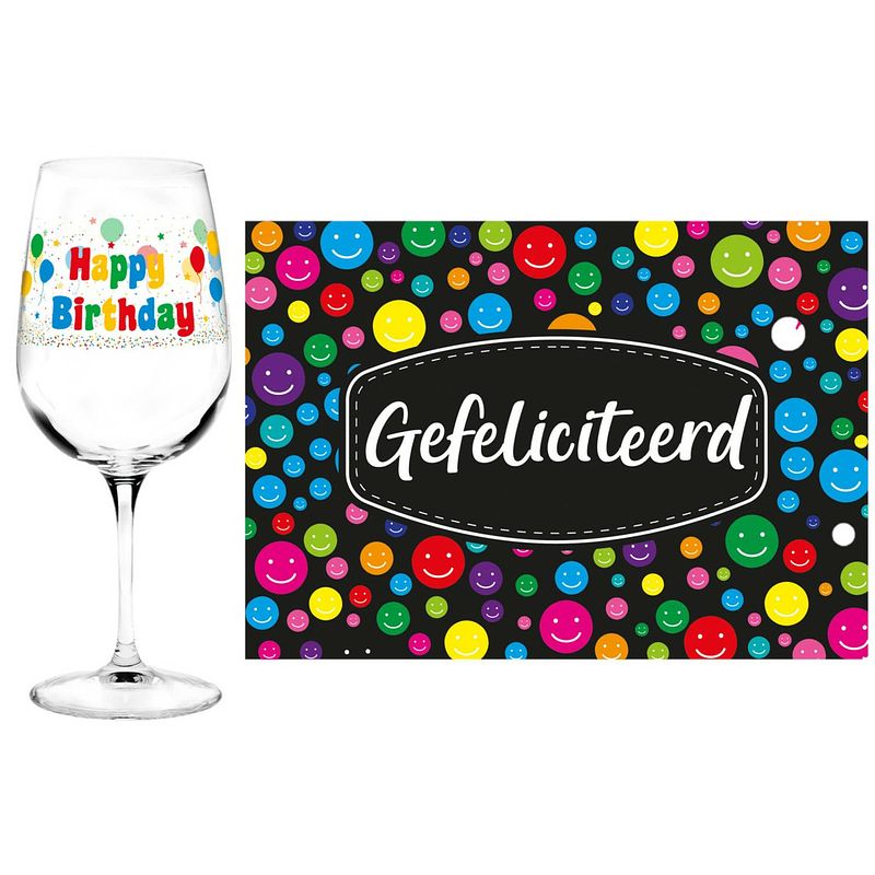 Foto van Happy birthday cadeau glas 18 jaar verjaardag en gefeliciteerd kaart - feest glas wijn