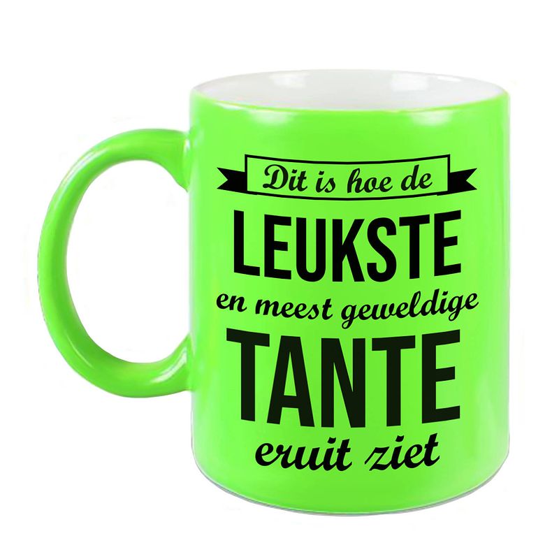 Foto van Leukste en meest geweldige tante cadeau koffiemok / theebeker neon groen 330 ml - feest mokken