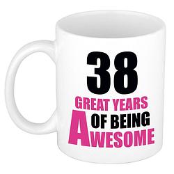 Foto van 38 great years of being awesome cadeau mok / beker wit en roze - feest mokken