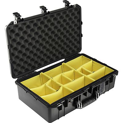 Foto van Peli 1555 air case 584 x 324 x 191 mm met dividers