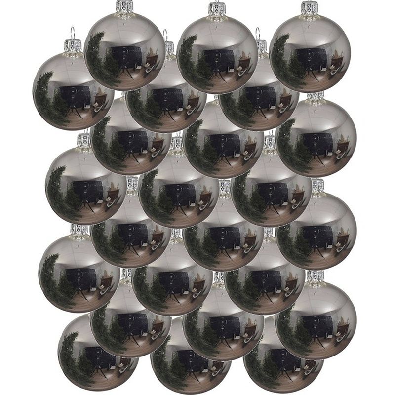 Foto van 24x glazen kerstballen glans zilver 6 cm kerstboom versiering/decoratie - kerstbal