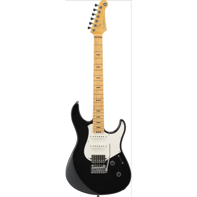 Foto van Yamaha pacp12m pacifica professional black metallic elektrische gitaar met hardshell koffer