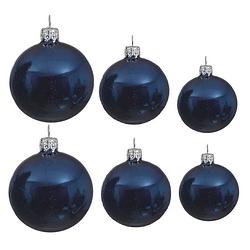 Foto van Glazen kerstballen pakket donkerblauw glans 16x stuks diverse maten - kerstbal