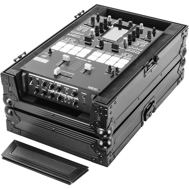 Foto van Odyssey fzdjms11bl dj mixer flightcase voor pioneer djm-s11