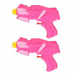 Foto van 2x mini waterpistolen/waterpistool roze van 15 cm kinderspeelgoed - waterspeelgoed van kunststof - kleine waterpistolen