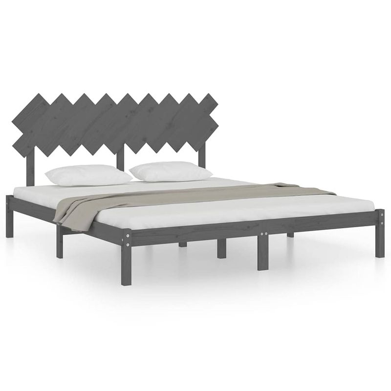 Foto van The living store houten bedframe - bedframes - 205.5 x 185.5 x 31 cm - massief grenenhout