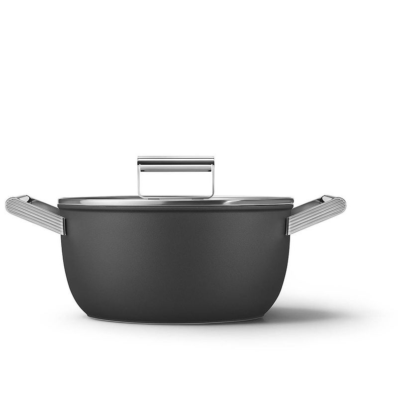 Foto van Smeg kookpan 24 cm zwart