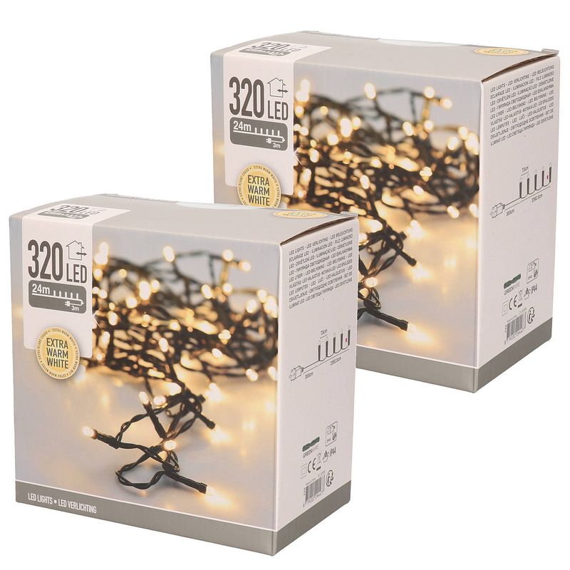 Foto van Set van 2x stuks kerstverlichting extra warm wit buiten 320 lampjes 2400 cm - kerstverlichting kerstboom