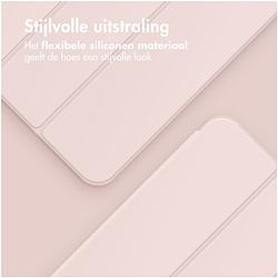 Foto van Accezz smart silicone bookcase voor apple ipad air 13 inch (2024) m2 tablethoesje roze