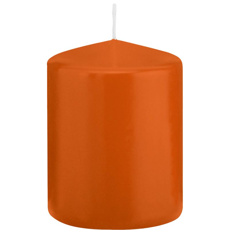 Foto van 1x kaarsen oranje 6 x 8 cm 29 branduren sfeerkaarsen - stompkaarsen