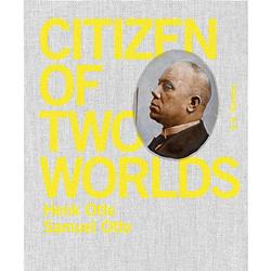 Foto van Citizen of two worlds