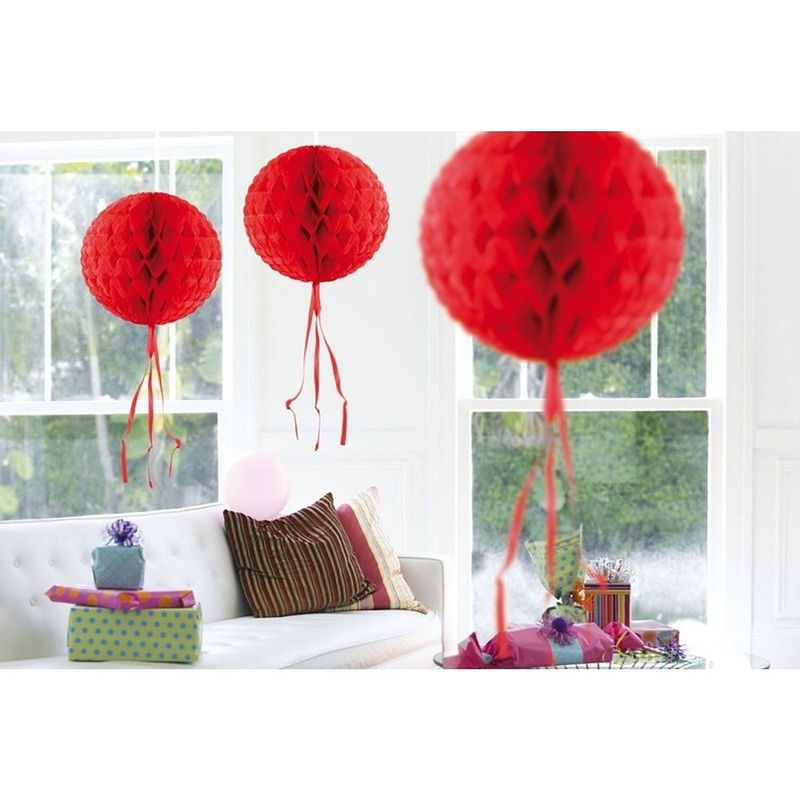 Foto van 3 stuks decoratie ballen rood 30 cm - hangdecoratie