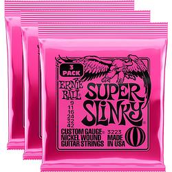 Foto van Ernie ball 3223 super slinky nickel wound 3 pack 009 - 042