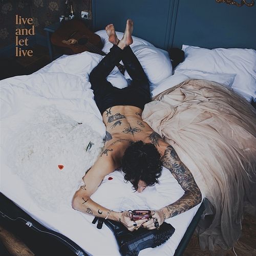 Foto van Live and let live - lp (7332181112054)