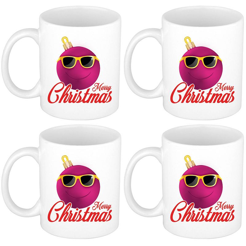 Foto van Set van 4x stuks merry christmas kerstcadeau kerstmokken roze kerstbal met zonnebril 300 ml - bekers