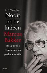 Foto van Nooit op de knieën - leo molenaar - ebook (9789460039652)