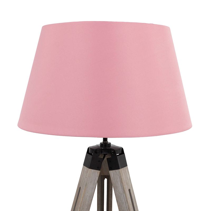 Foto van Maxxhome vloerlamp lilly - leeslamp - driepoot - hout -145 cm - e27 - led - 40w - rose