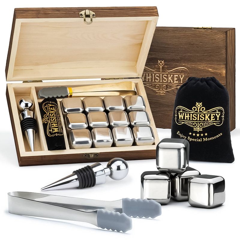 Foto van Whisiskey luxe whiskey stones set rvs - 12 stuks - rvs whiskey stenen voor glazen - incl. 4 accessoires