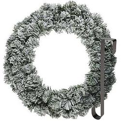 Foto van Kerstkrans 60 cm - groen - besneeuwd - met zwarte hanger/ophanghaak - kerstversiering - kerstkransen